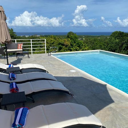 Runaway To Tranquility, Overlooking The Bay Runaway Bay Exterior photo
