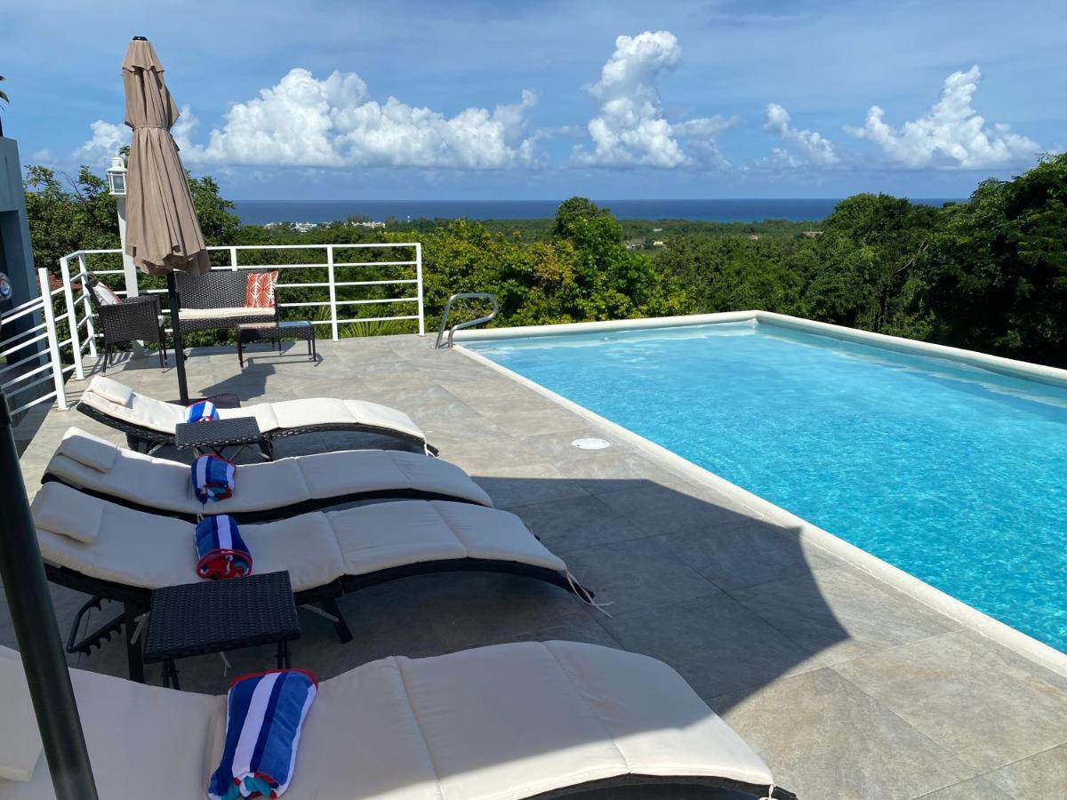 Runaway To Tranquility, Overlooking The Bay Runaway Bay Exterior photo