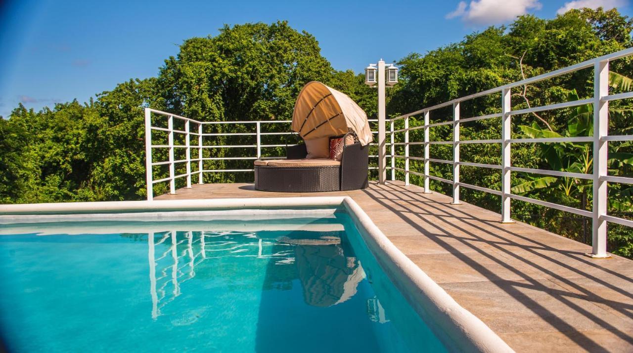 Runaway To Tranquility, Overlooking The Bay Runaway Bay Exterior photo